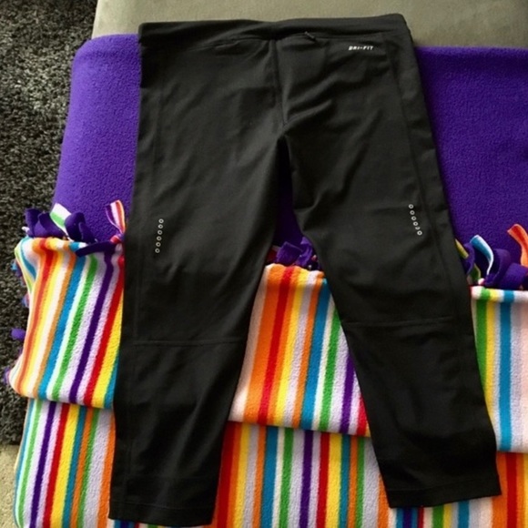 Nike Power Crop - Picture 11 of 16